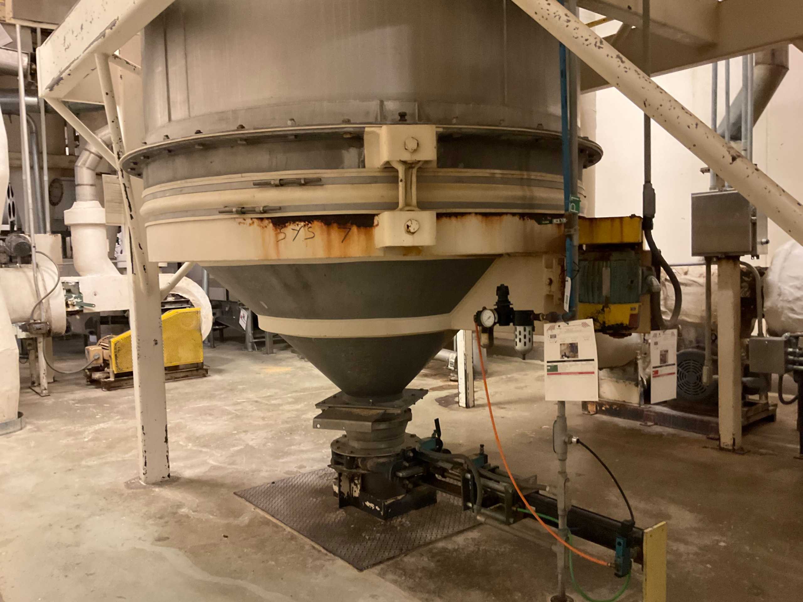 1991 VIBRANETICS BD 79 VIBRATORY STORAGE TANK - STORAGE BINS