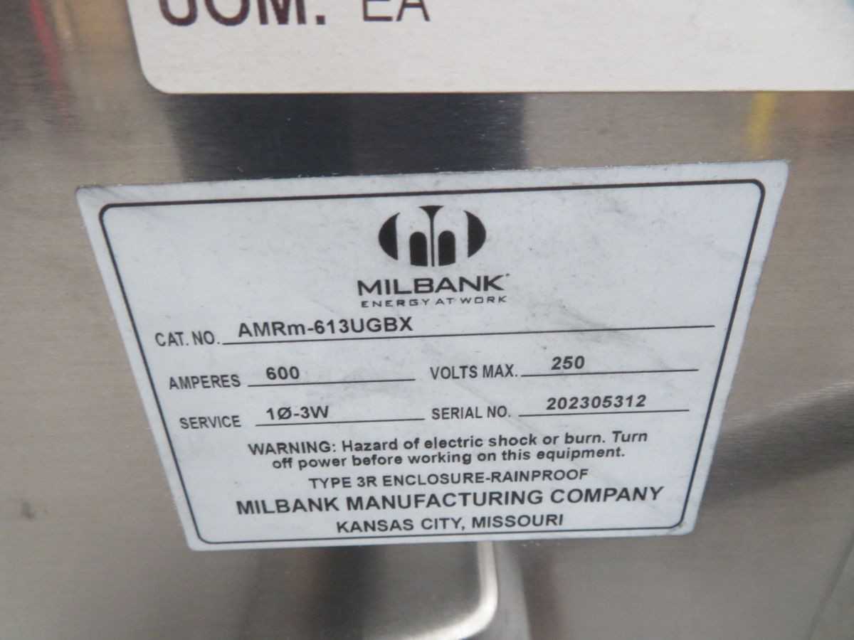 MILBANK AMRM-613UGBX SS ENC, 600A, 250V, 1P, 3W, NEMA 3R, 10K AIR, 48 IN H, 26 IN W, 10 IN D - ELECTRICAL ENCLOSURES