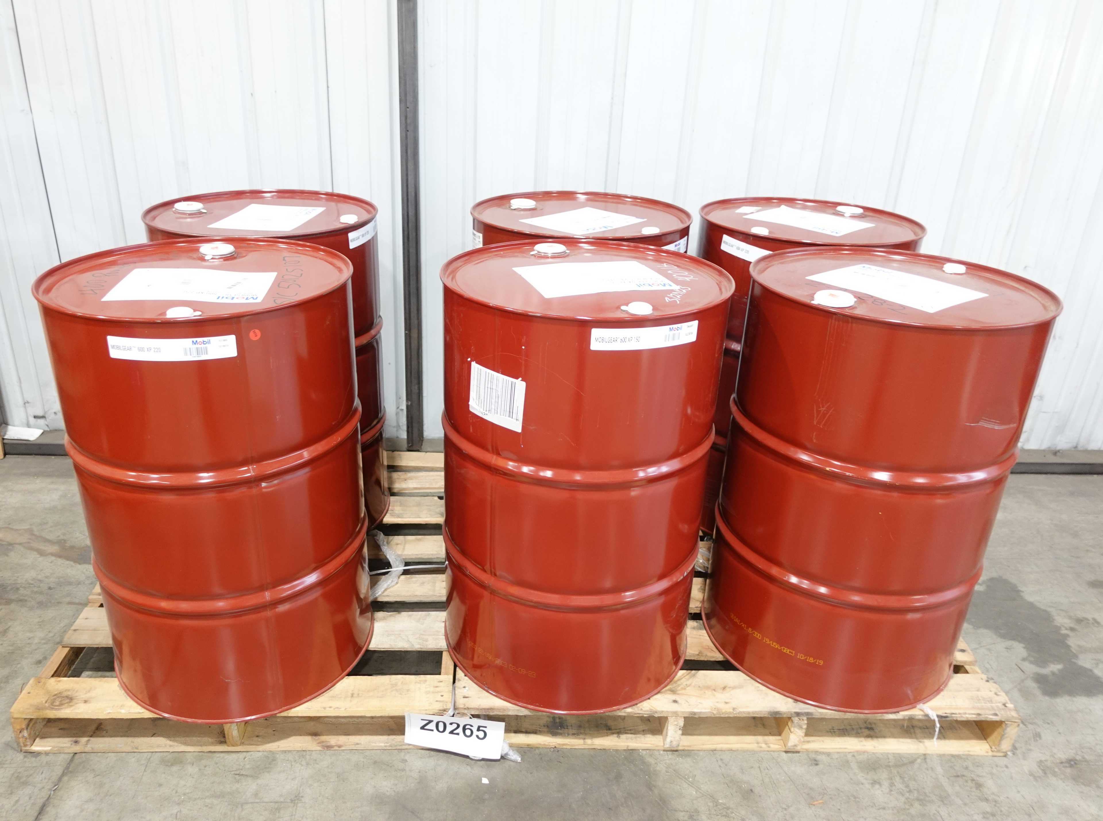 LOT OF 6 DRUMS OF ASSORTED MOBIL GEAR OIL - MISCELLANEOUS