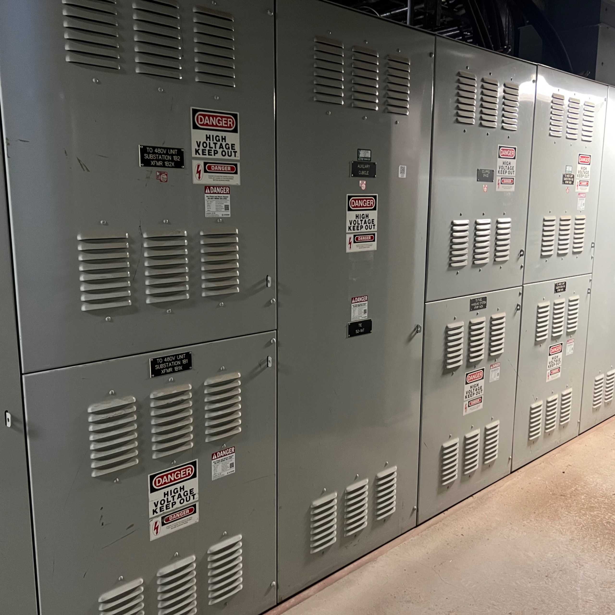 BULK QTY OF ELECTRICAL SWITCHGEAR - POWER DISTRIBUTION SWITCHGEAR