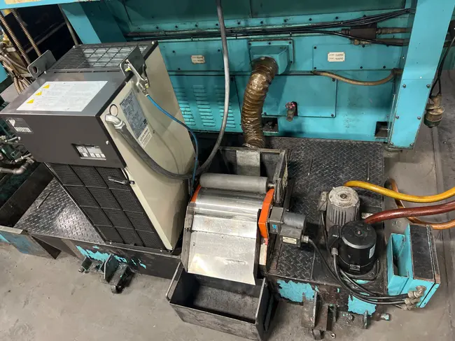 IZUMI KINZOKU KN-312B CYLINDRICAL GRINDER - undefined