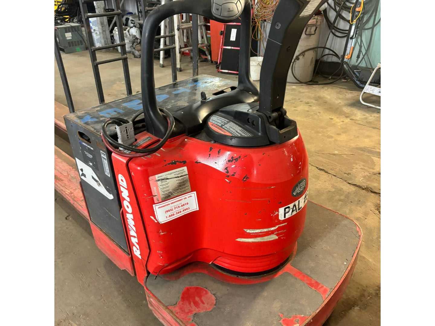 RAYMOND 8400 ELECTRIC PALLET JACK - ELECTRIC PALLET JACK