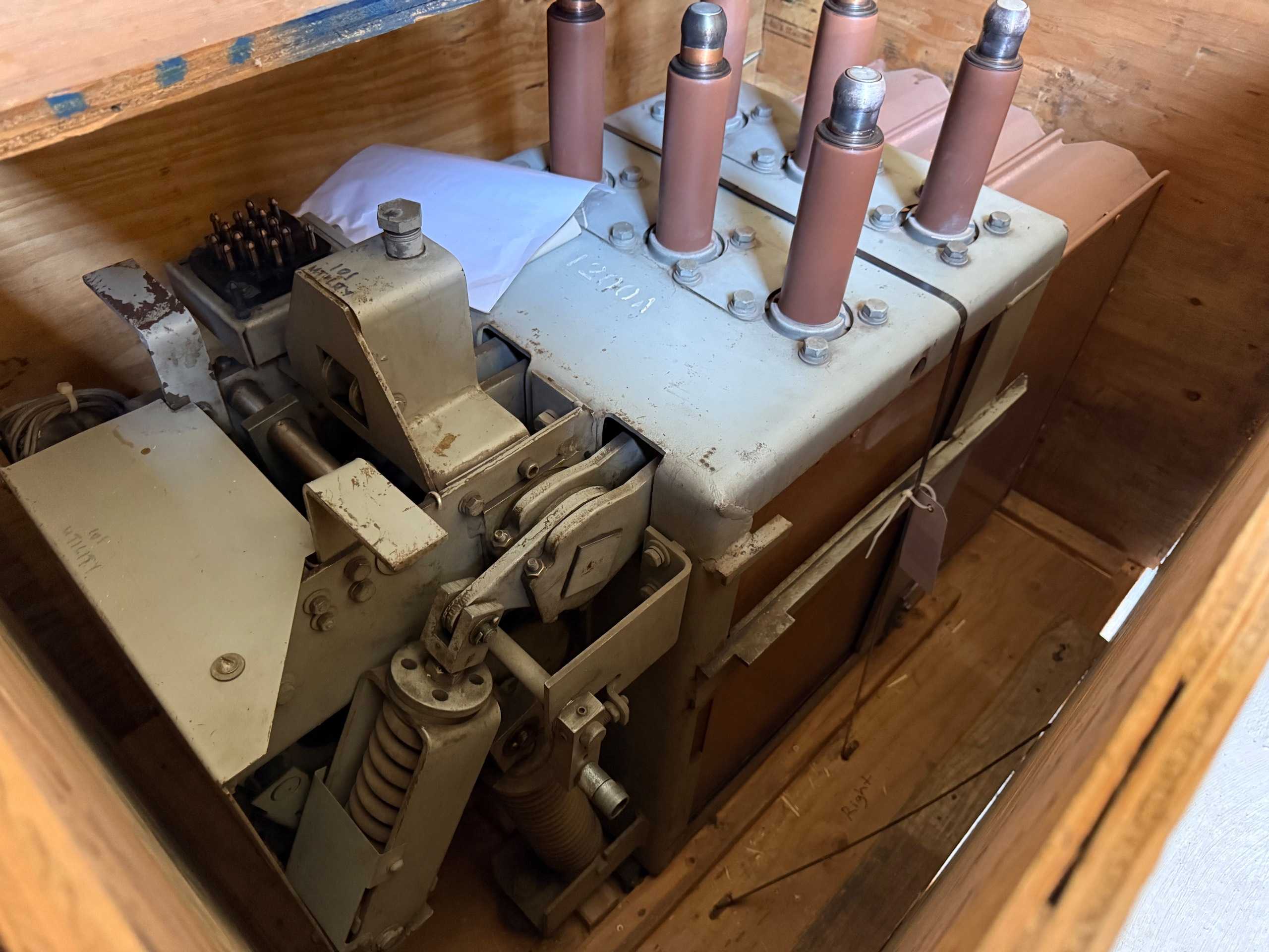 GENERAL ELECTRIC MAGNE-BLAST 4.76 KV 1200 A MEDIUM VOLTAGE CIRCUIT BREAKER - MEDIUM VOLTAGE CIRCUIT BREAKERS
