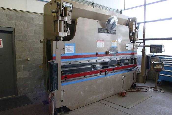 1998 CINCINNATI CBII 90 CNC PRESS BRAKE, 90-TON, 12FT LENGTH, 8IN STROKE, 15HP MOTOR - PRESS BRAKES