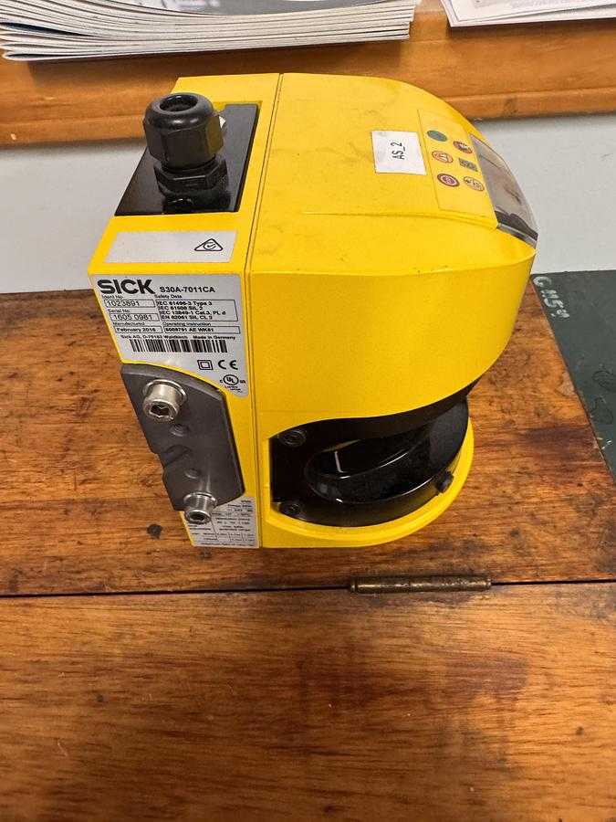 2016 SICK S30A-7011CA SAFETY LASER SCANNER, 7M PROTECTIVE RANGE, 49M WARNING FIELD, 190 DEG - SENSORS