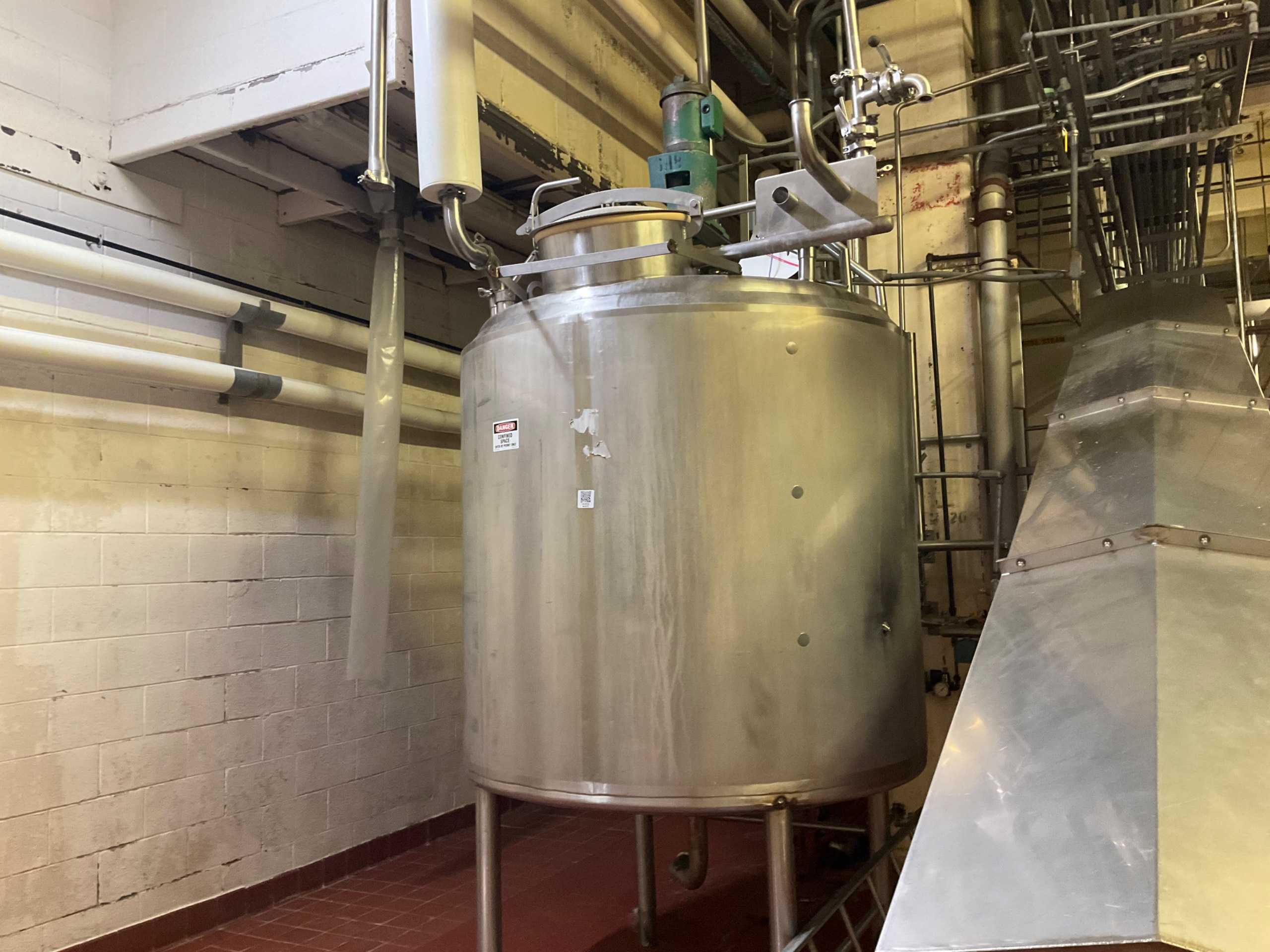 MIXER TANK 600 GALLON - MIXERS
