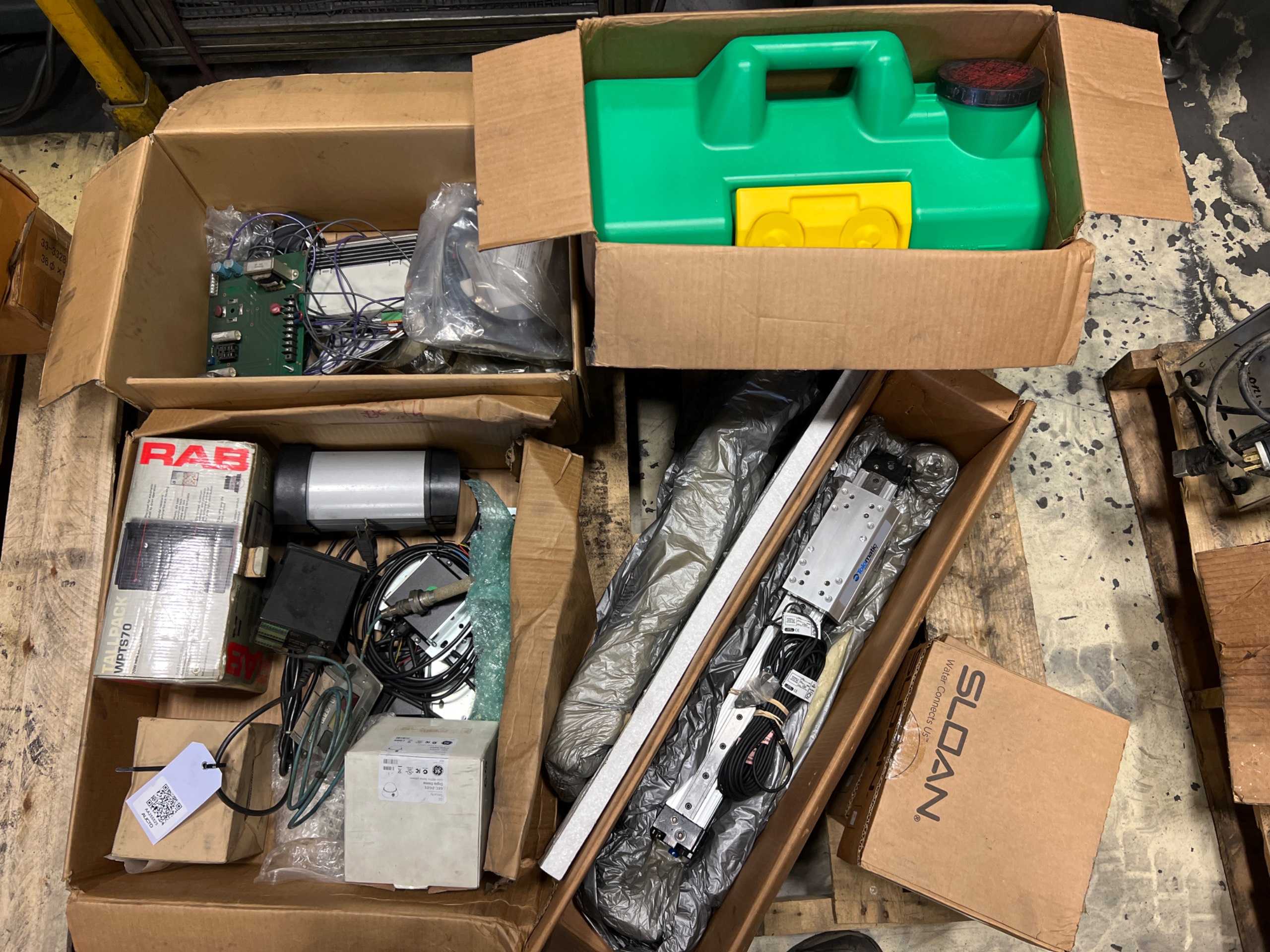 BULK QTY OF AUTOMATION & CONTROLS - AUTOMATION & CONTROLS