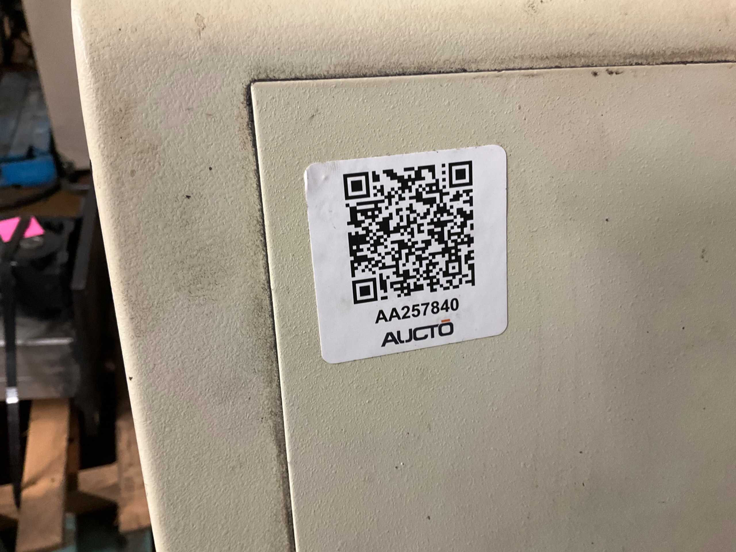 2000 FANUC R-J3 ROBOT CONTROLLER - ROBOT CONTROLLERS