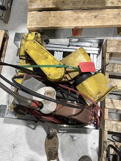 2002 FANUC ARC MATE 50IB ROBOT, 3KG PAYLOAD, 856MM REACH, RJ3IB CONTROLLER, 47KG MASS - ARTICULATED ROBOTS