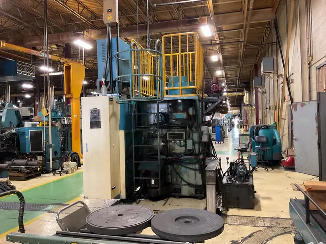 NISSEI V-5P M-901 GRINDING MACHINE - undefined
