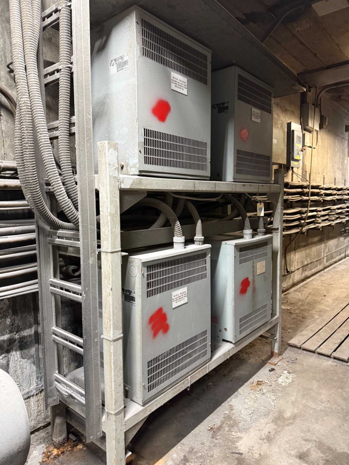 BULK QTY OF HAMMOND TRANSFORMERS - DRY TRANSFORMERS