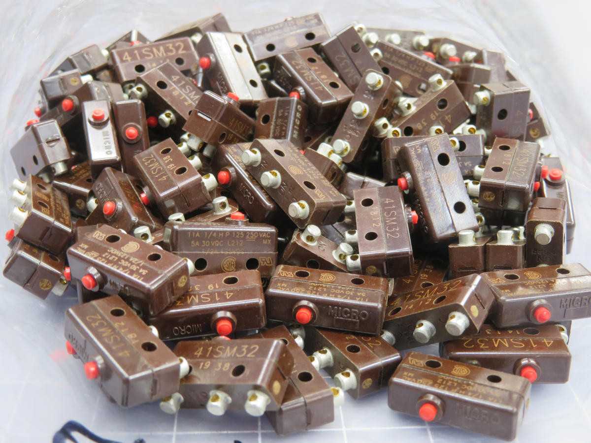 LOT OF 190 HONEYWELL 41SM32 SNAP ACTION SWITCH - SWITCHES