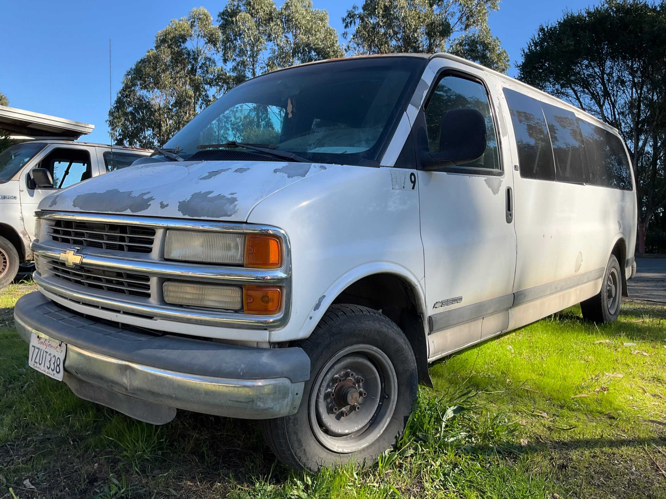 1999 CHEVROLET EXPRESS VAN - BUSSES & VANS
