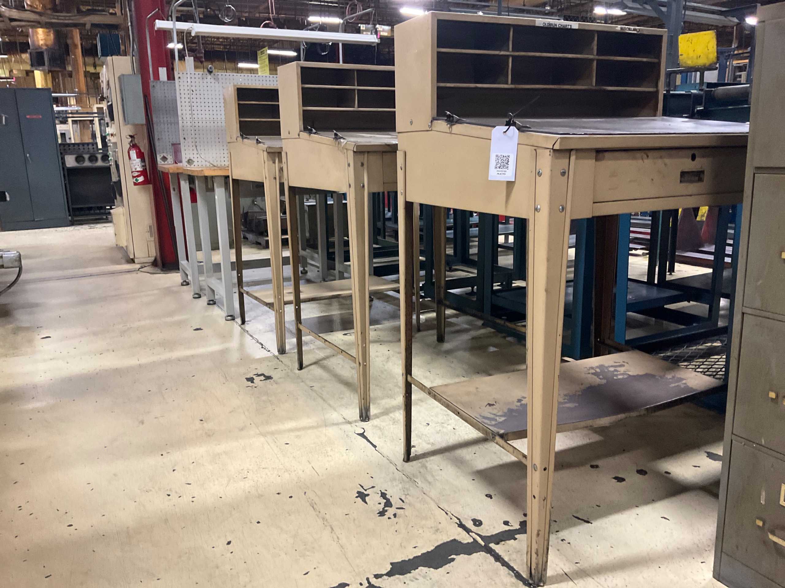 QTY 5: WORK TABLES - WORK TABLES