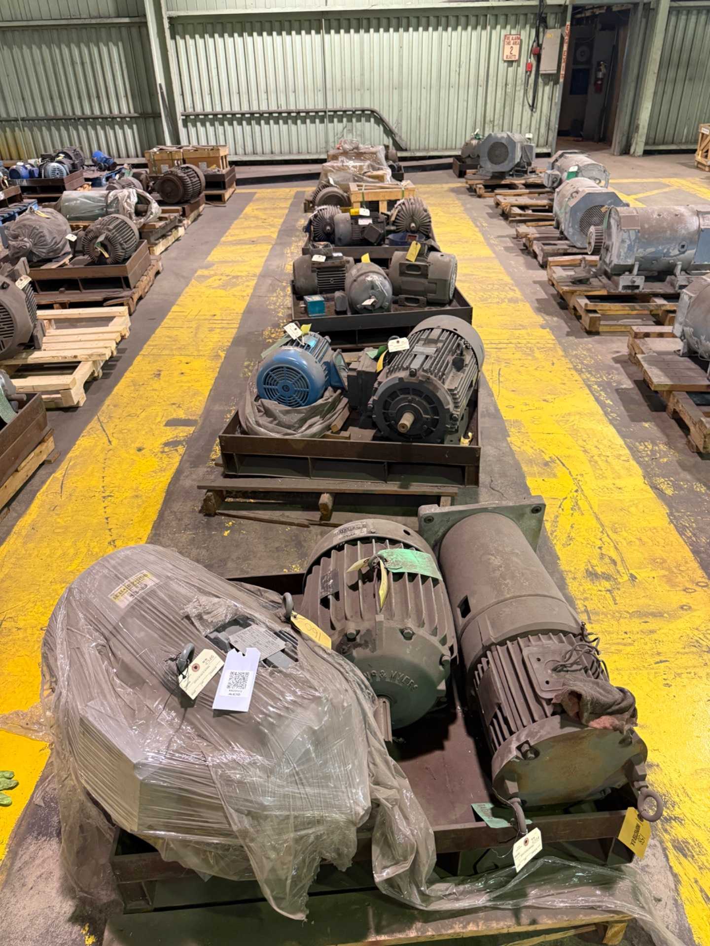 BULK QTY OF ELECTRIC MOTORS - ELECTRIC MOTORS