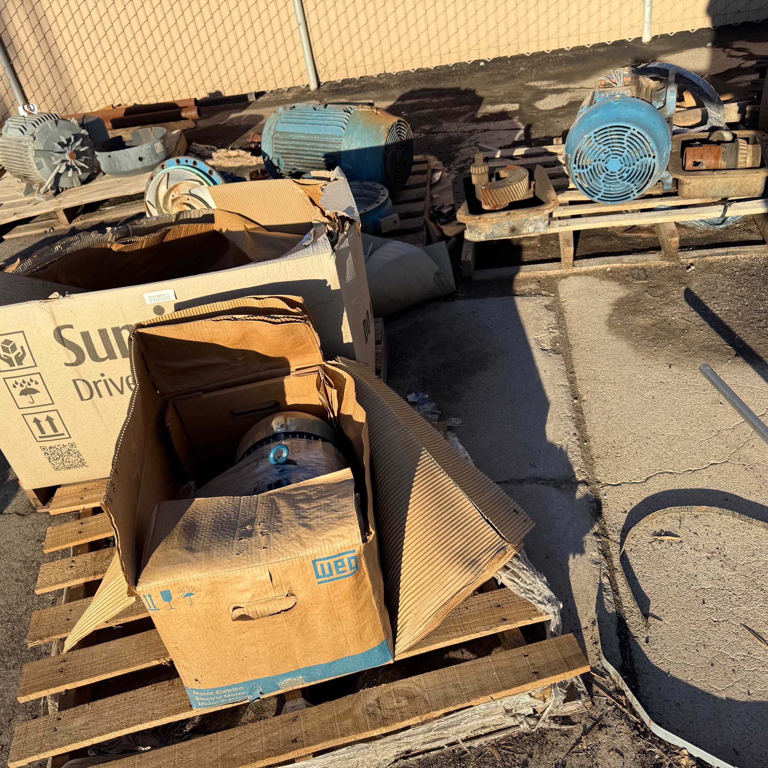 BULK QTY OF INDUSTRIAL PARTS - INDUSTRIAL PARTS