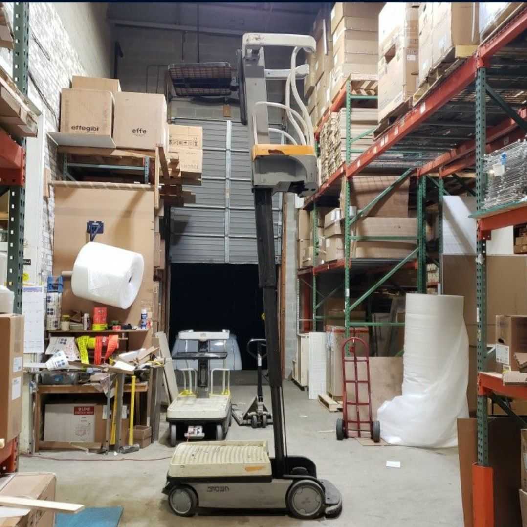 CROWN WAV50-118 AERIAL WORK PLATFORM - MATERIAL HANDLING