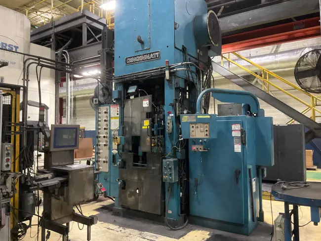 CINCINNATI 110-DC-6 110 TON COMPACTING PRESS - undefined