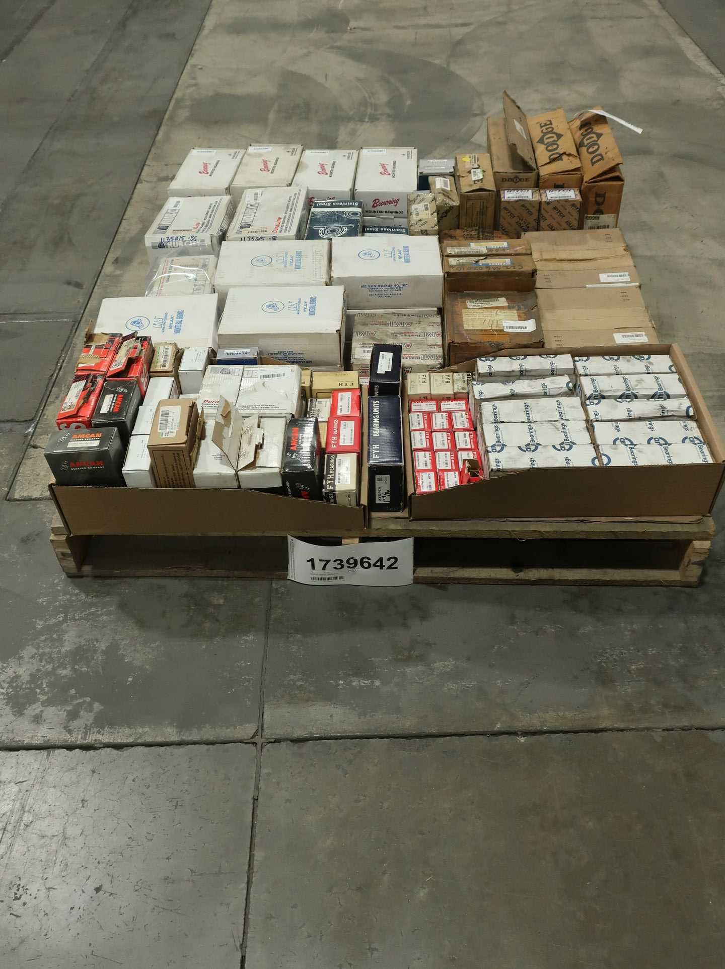 SKU 1739642 - PALLET OF ASSORTED PILLOW BLOCK, HOUSINGS, MOUNTED SKU 1739642 - PALLET OF ASSORTED PILLOW BLOCK, HOUSINGS, MOUNTED