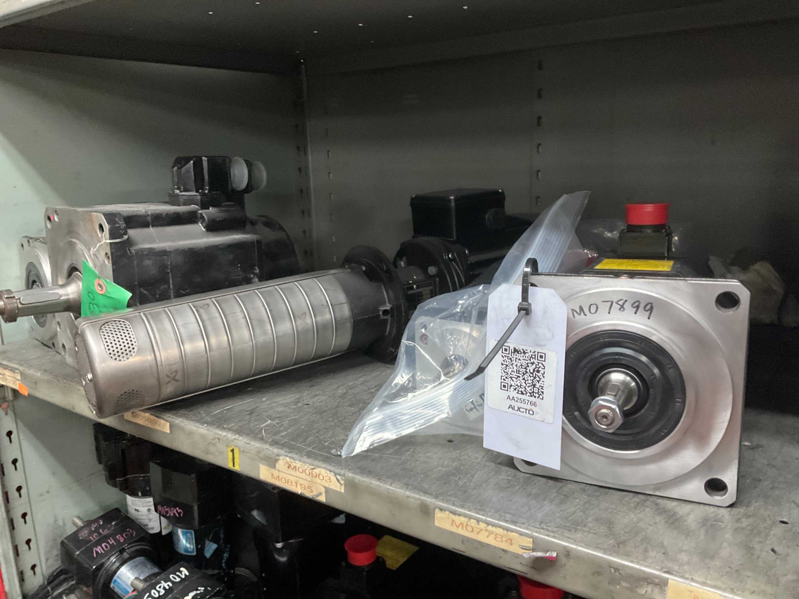 BULK QTY OF INDUSTRIAL PARTS - INDUSTRIAL PARTS