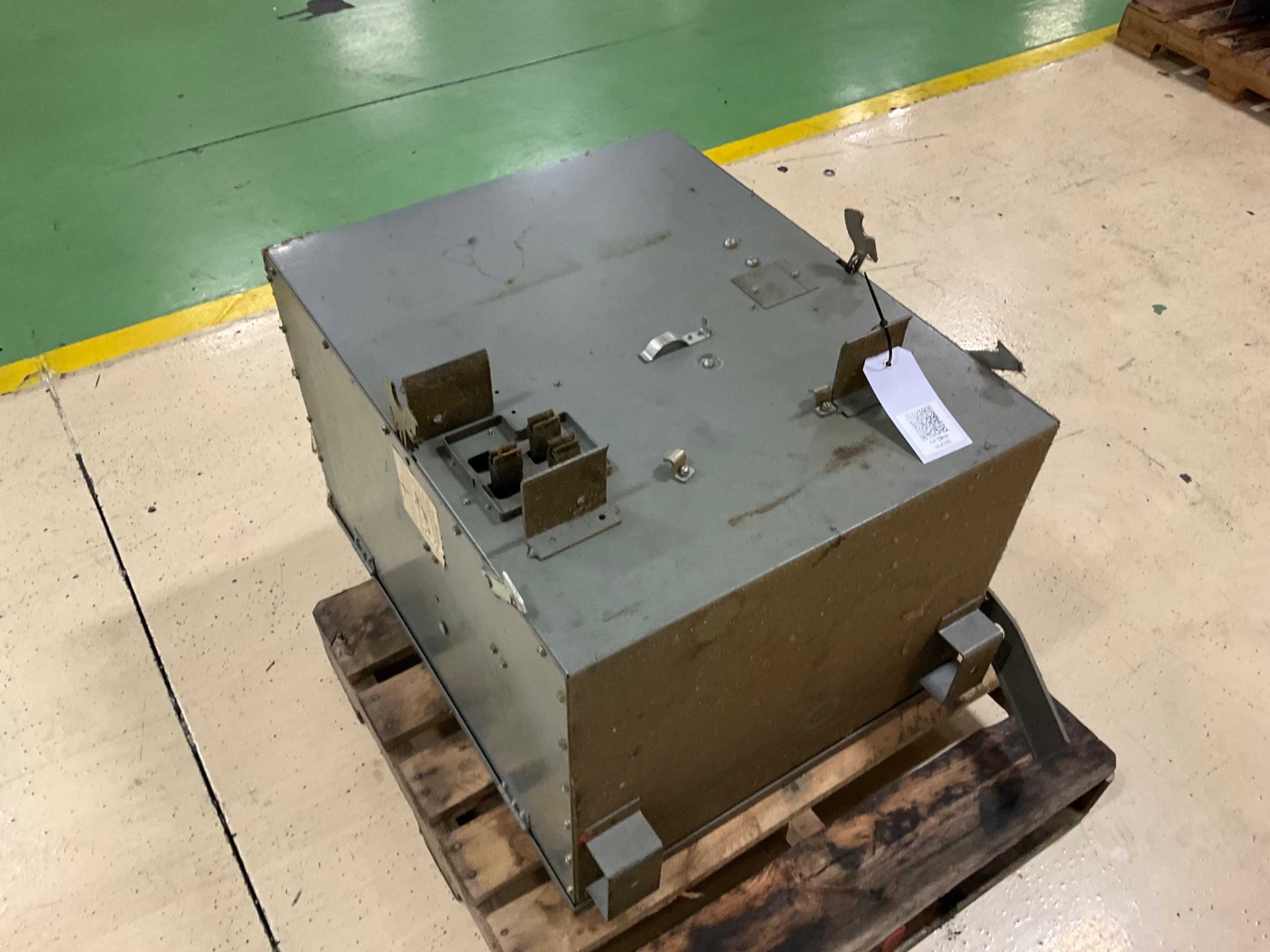 BUS PLUG - ELECTRICAL ENCLOSURES