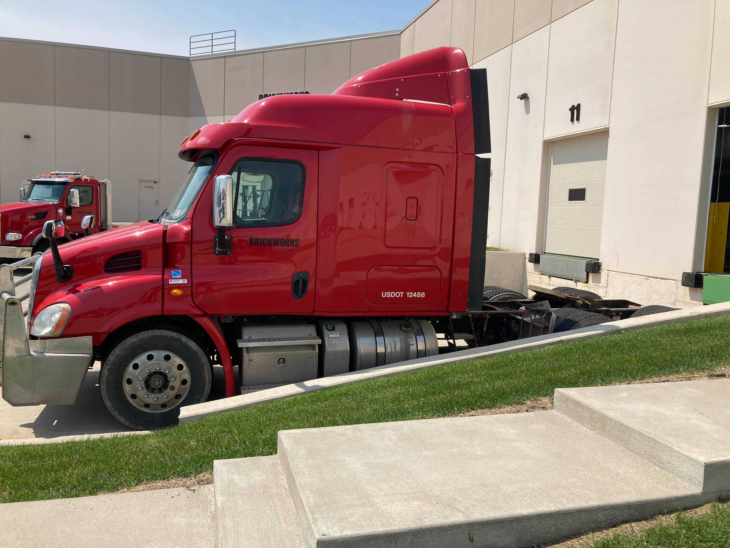 2013 FREIGHTLINER CASCADIA TRACTOR TRUCK - TRACTOR TRUCKS