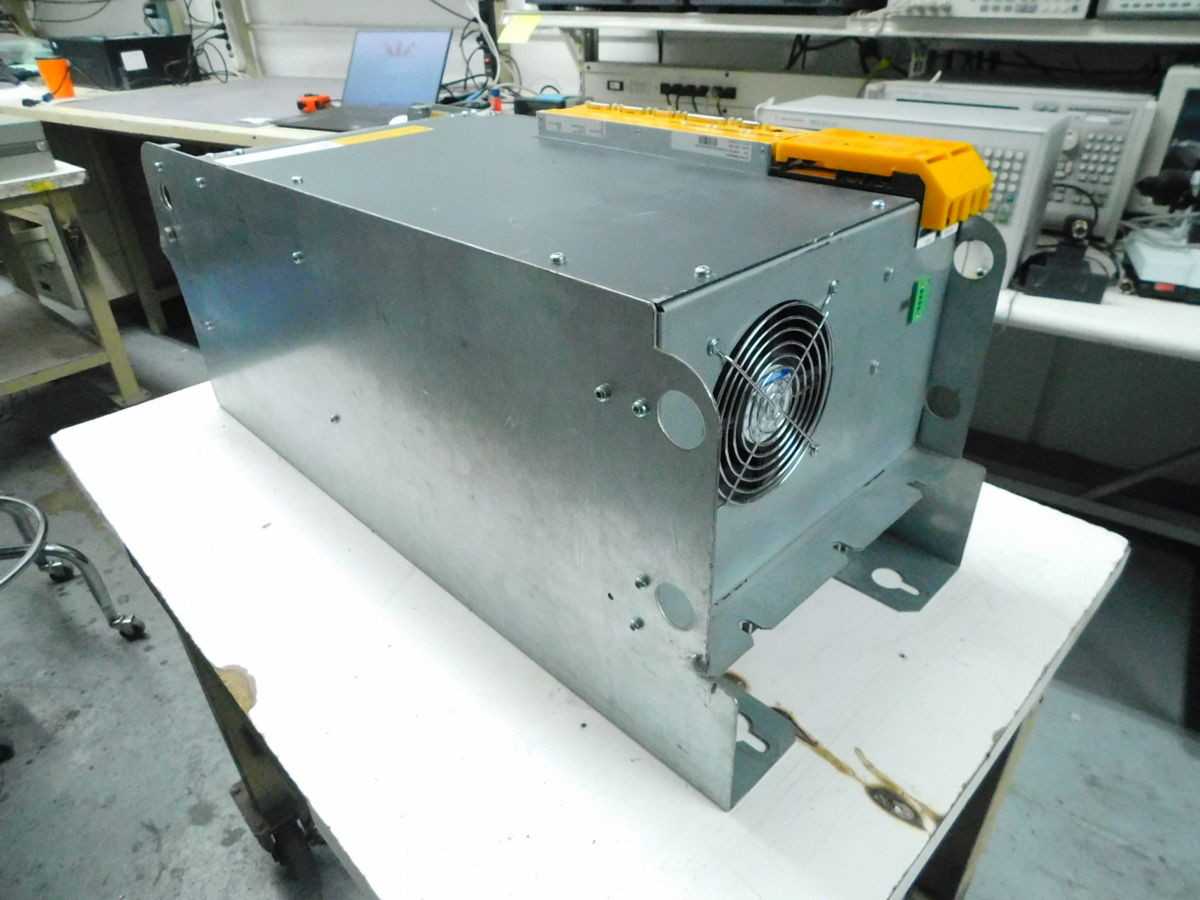 BAUMULLER BUM63S-150/195-54-E-M-011 SERVO DRIVE, 480 VAC INPUT, 150/195 A OUTPUT - SERVO DRIVES
