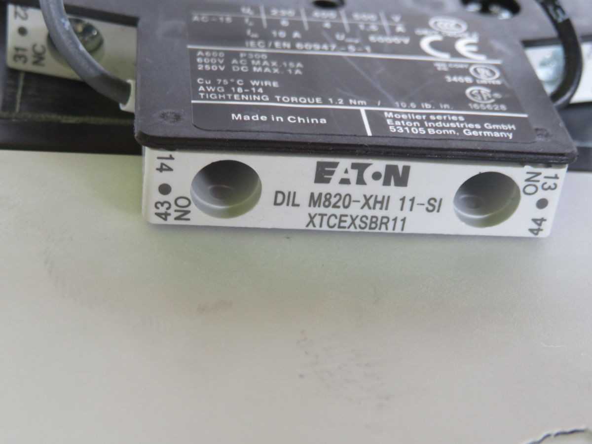 EATON M1000 XTCEC10N CONTACTOR, 3 POLE, 1000A (AC-3), 1000V AC, 400/800 HP, 2NO/2NC AUX - MOTOR STARTERS