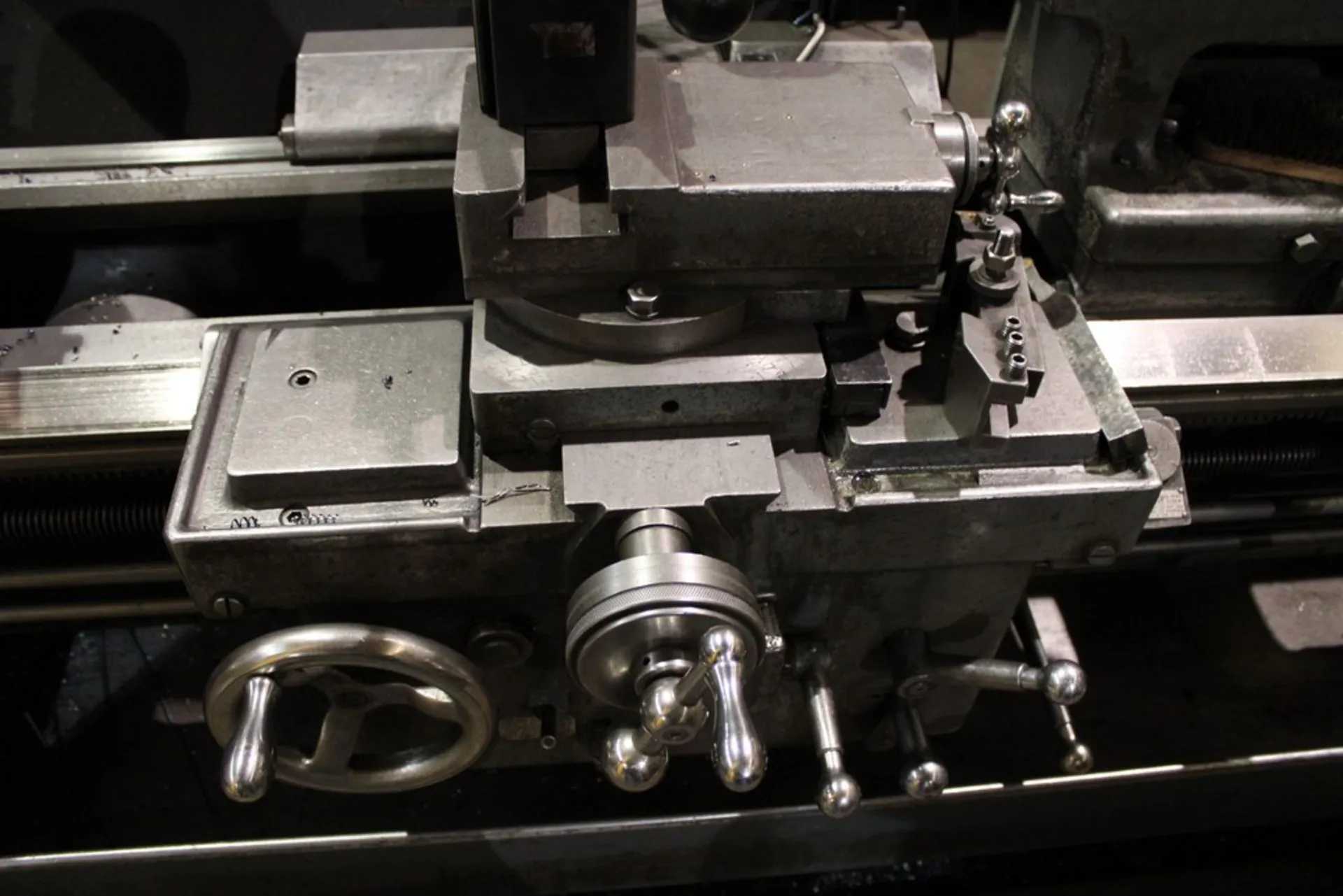 LEBLOND F21 REGAL ENGINE LATHE 22.25" SWING X 72" CTRS 10HP 27-1080 RPM DRO - MANUAL LATHES