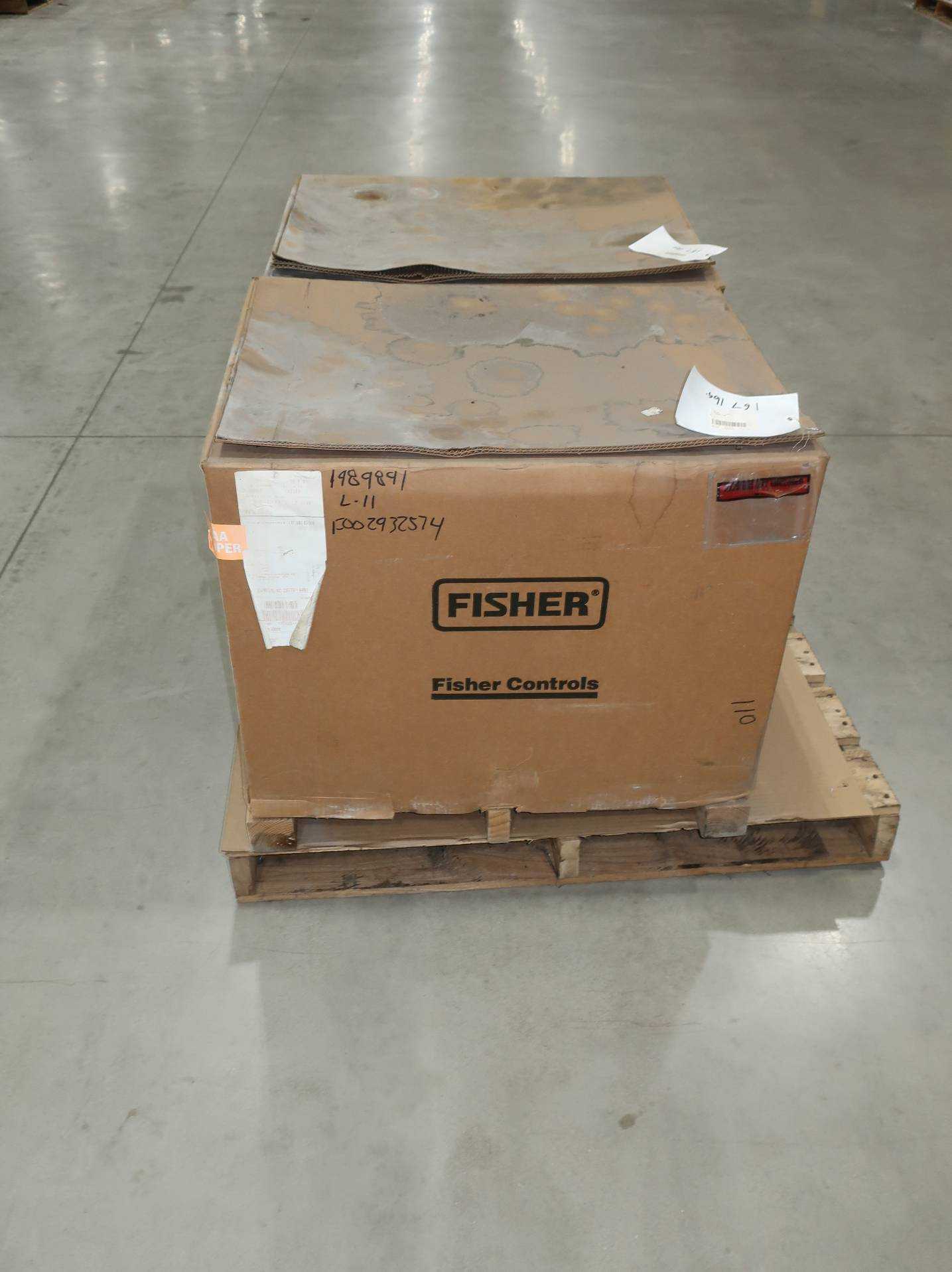 SKU 1761319 - LOT OF 2 FISHER CONTROL VALVES - CONTROL VALVE