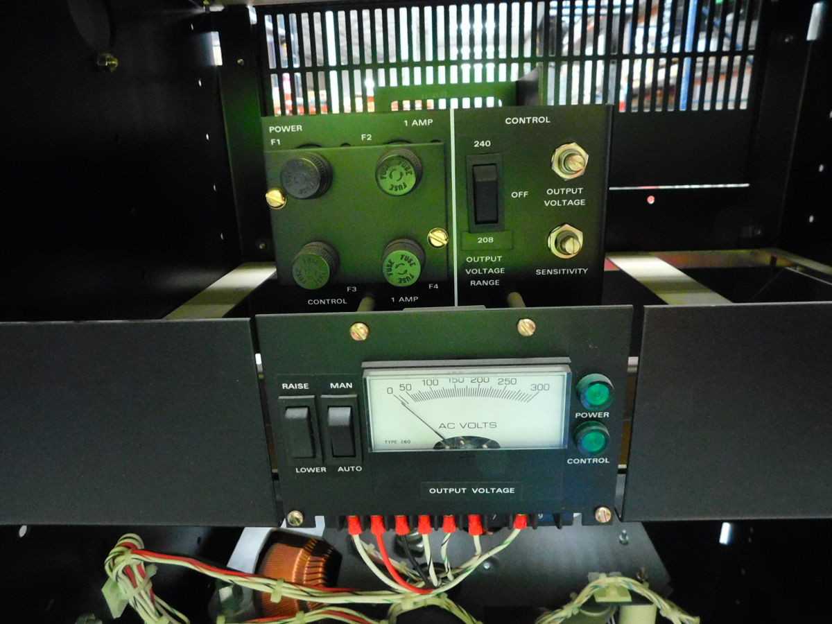 SUPERIOR ELECTRIC WHR32NSE13-007, 3-PHASE, 20 KVA POWER, 240V RATED, 208Y/120V, 240V I/O - POWER TRANSFORMERS