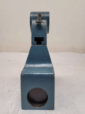 BRIDGEPORT OUTBOARD HORIZONTAL MILLING SUPPORT RIGHT ANGLE 8.25" L X 9.75" H X 3" W - MACHINE TOOLING