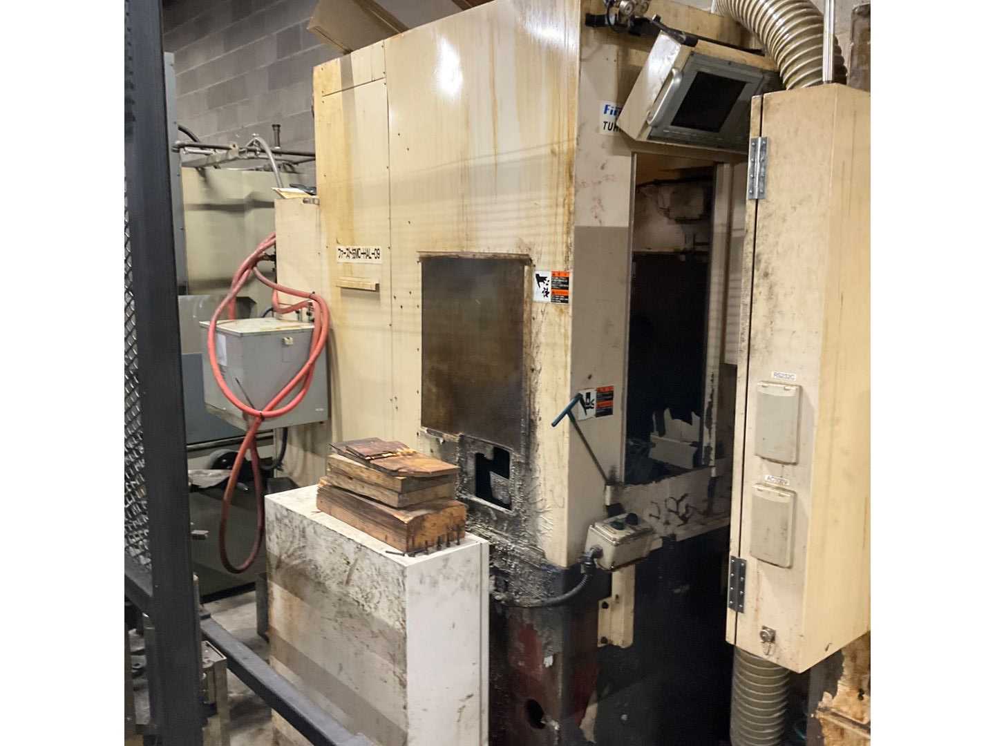 WARIKIRI TURRET CENTER - GIKEN DEBURR - DEBURRING MACHINES