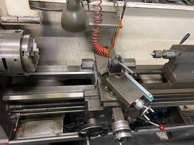 CLAUSING COLCHESTER 21" MANUAL LATHE - undefined