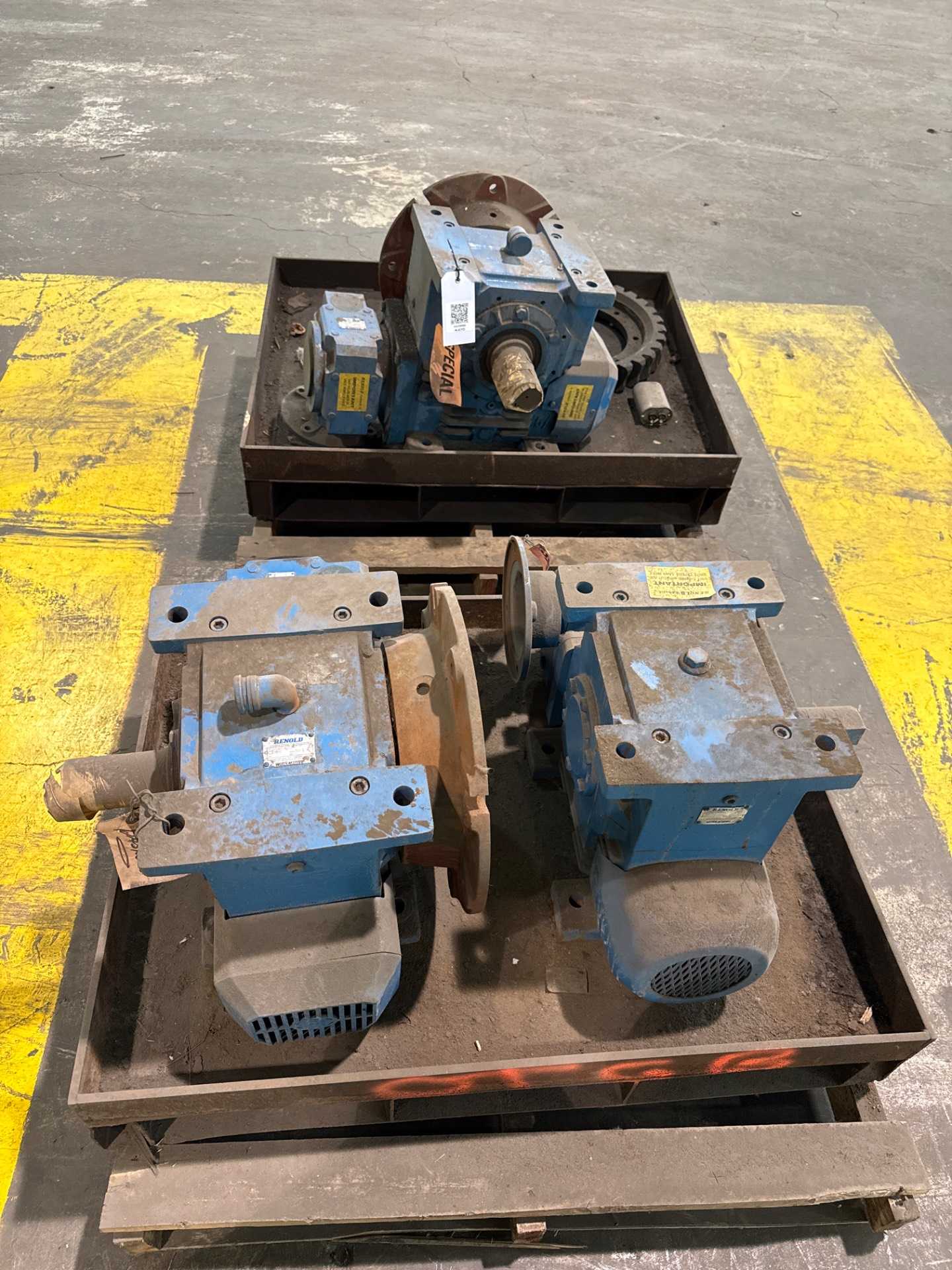 BULK QTY OF RENOLD GEAR REDUCERS - GEAR REDUCERS