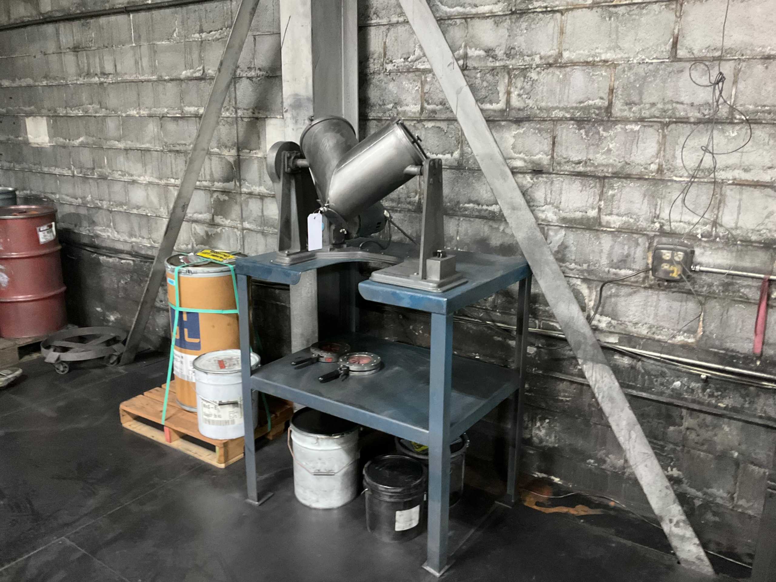 TWIN SHELL DRY BLENDER - BLENDERS