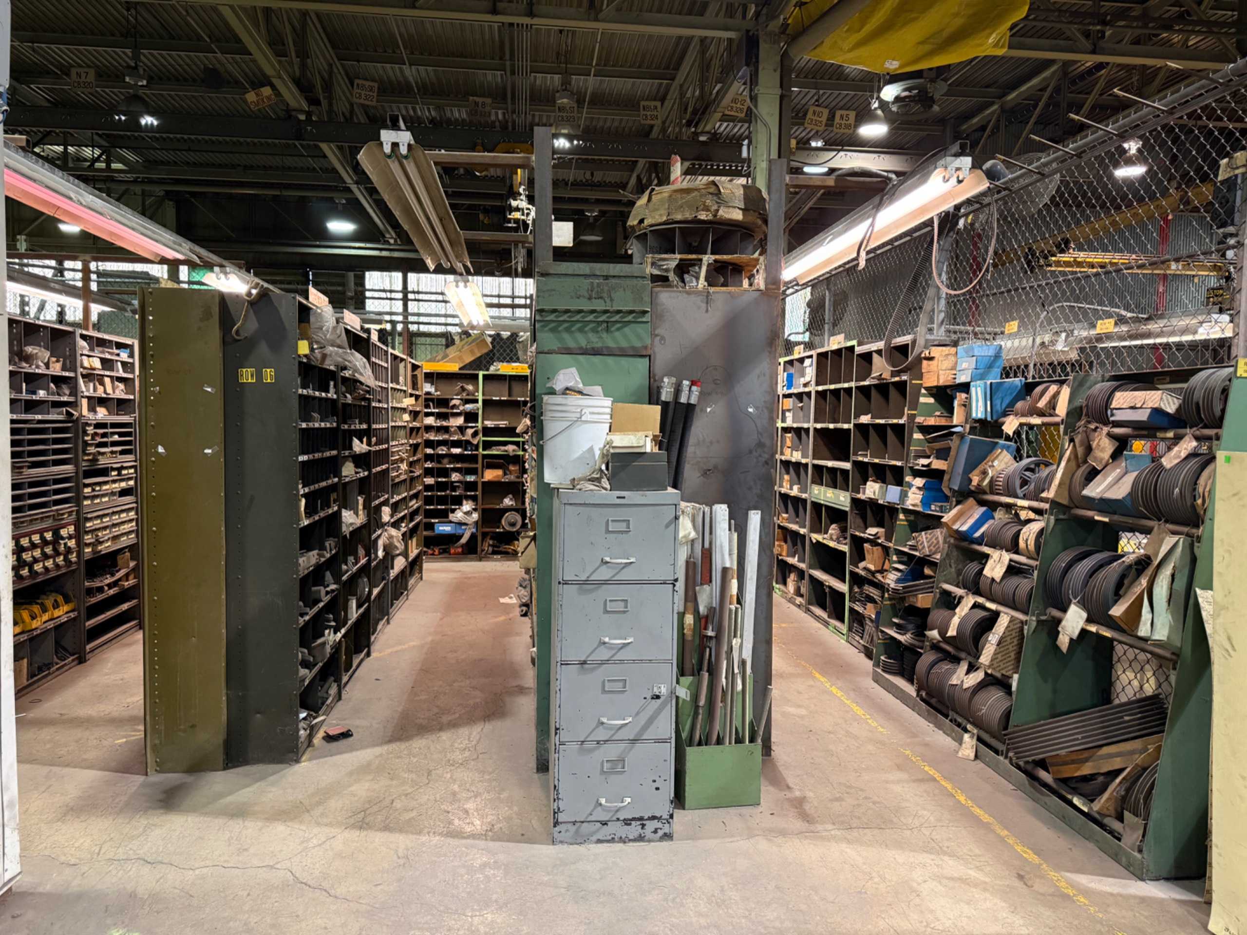 BULK QTY OF INDUSTRIAL PARTS - INDUSTRIAL PARTS