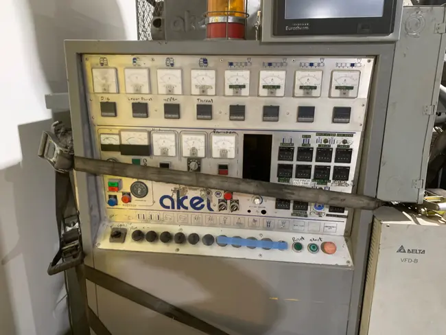 AKEI MOLDING MACHINE - undefined