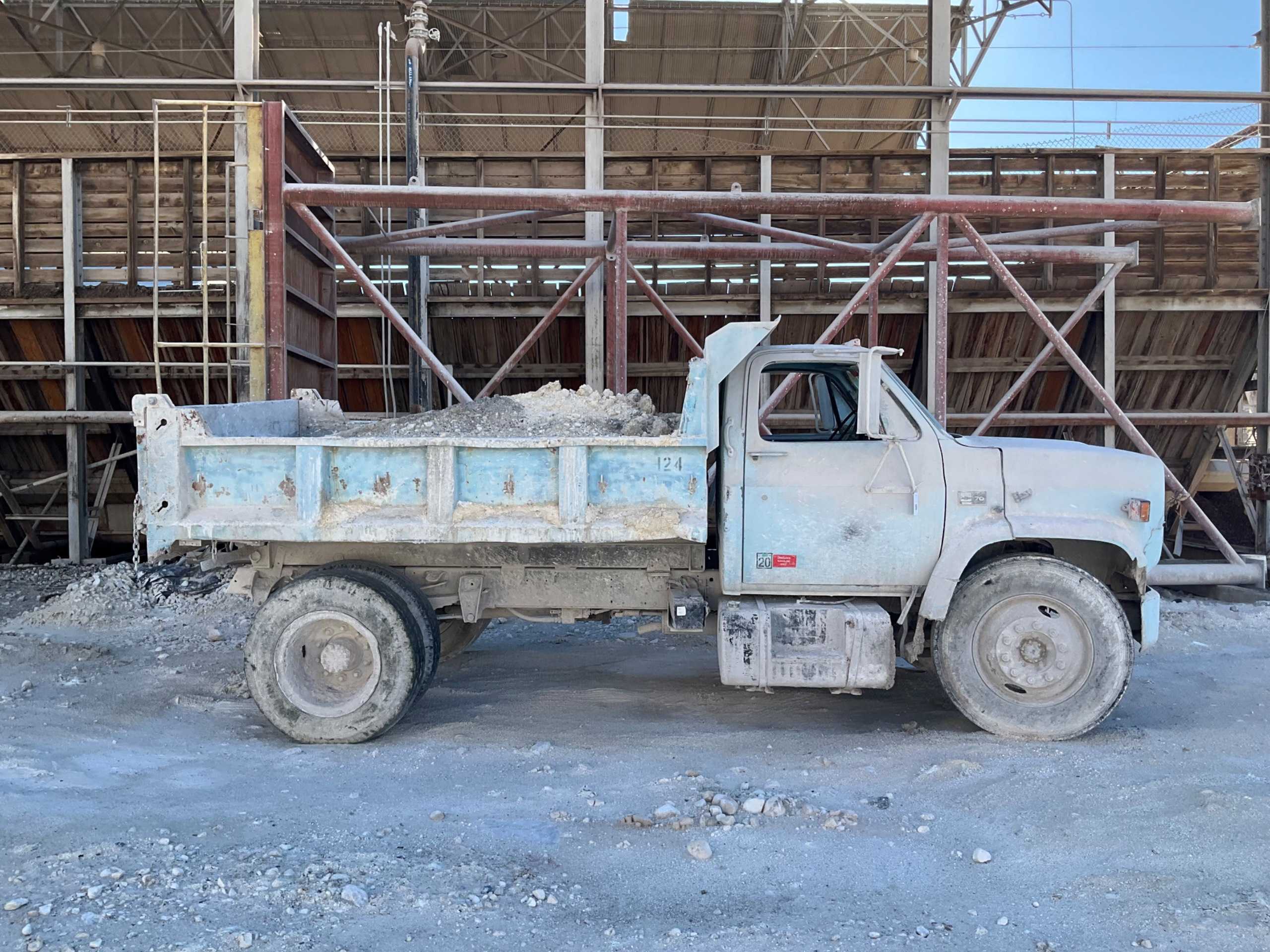 1981 CHEVROLET 70 DUMP TRUCK - DUMP TRUCKS