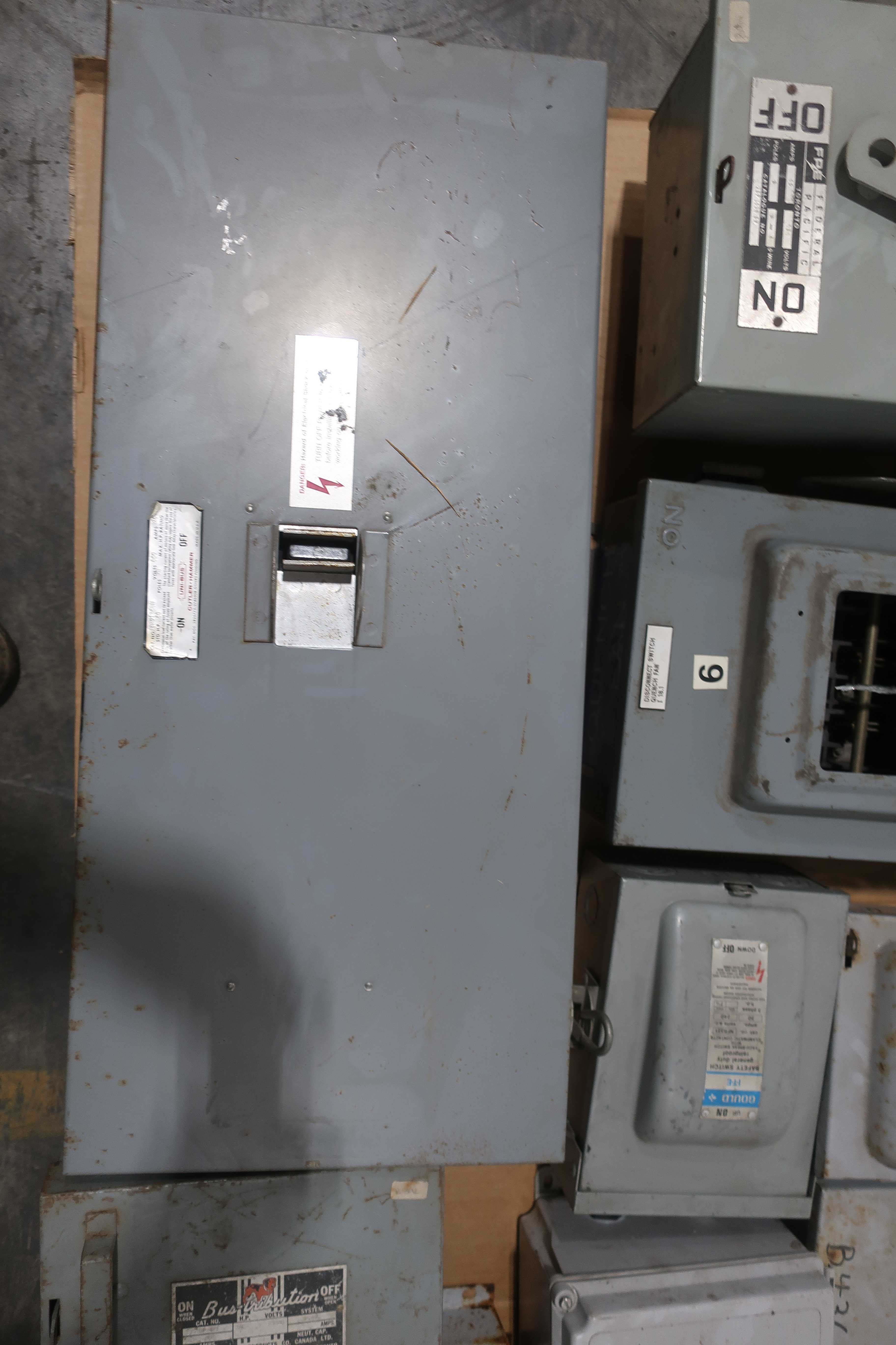 SKU 1733286 - 2 PALLETS OF ASSORTED DISCONNECT SWITCHES - DISCONNECT SWITCHES