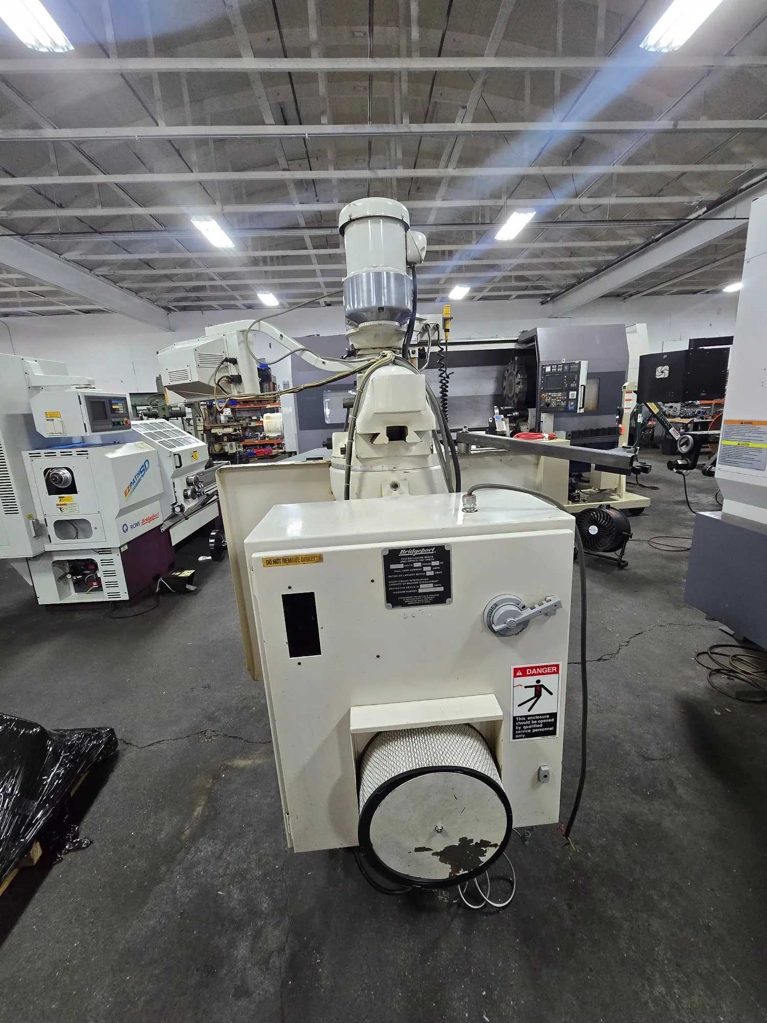 1978 BRIDGEPORT EZ TRAK SX VERTICAL MILL 9X48" TBL 2HP 33.5"X 12"Y 60-4200 RPM R8 - VERTICAL MILLING MACHINES