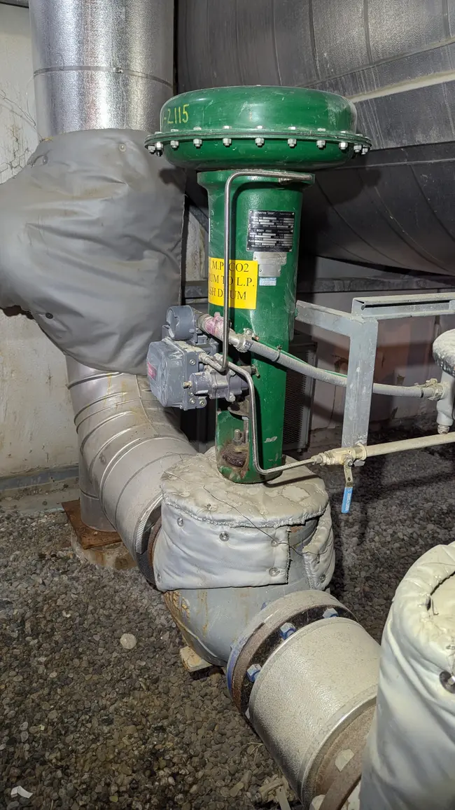 FISHER ET CONTROL VALVE & 667 ACTUATOR ASSEMBLY - undefined