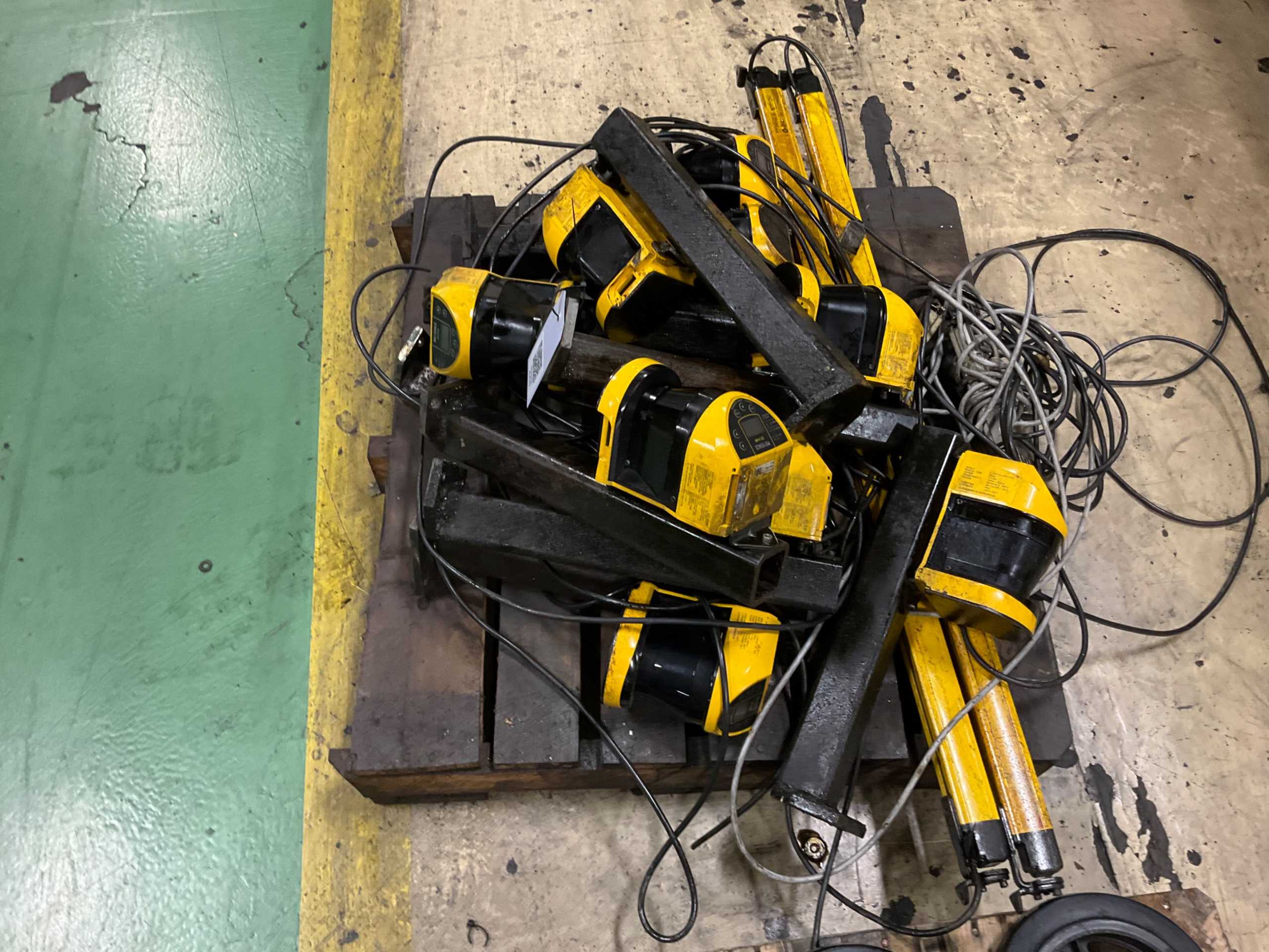 BULK QTY OF KEYENCE SAFETY LASER SCANNERS - SAFETY EQUIPMENT