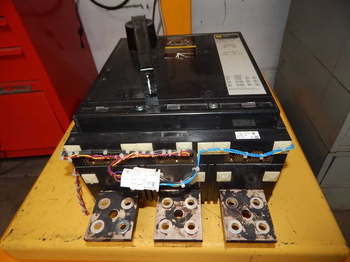 SQUARE D 04-15311-474 CIRCUIT BREAKER, 3-POLE, 1600 A, 600 VAC, 42 KAIC IC, I-LINE - CIRCUIT BREAKERS