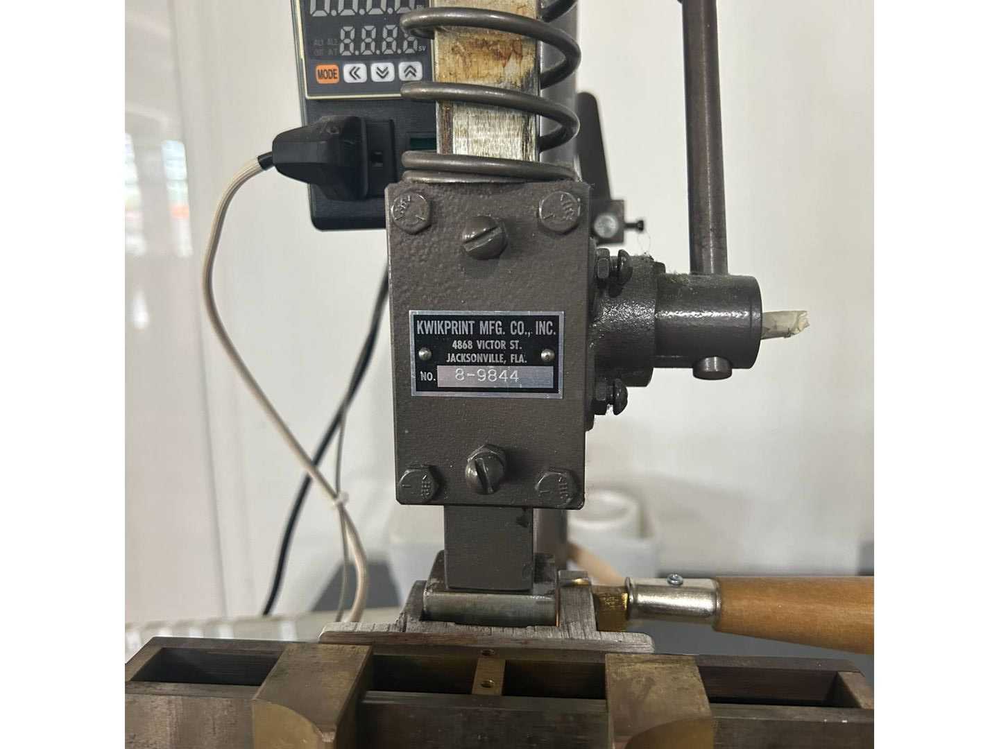 KWIKPRINT 86 HOT STAMPING MACHINE - PRINTING