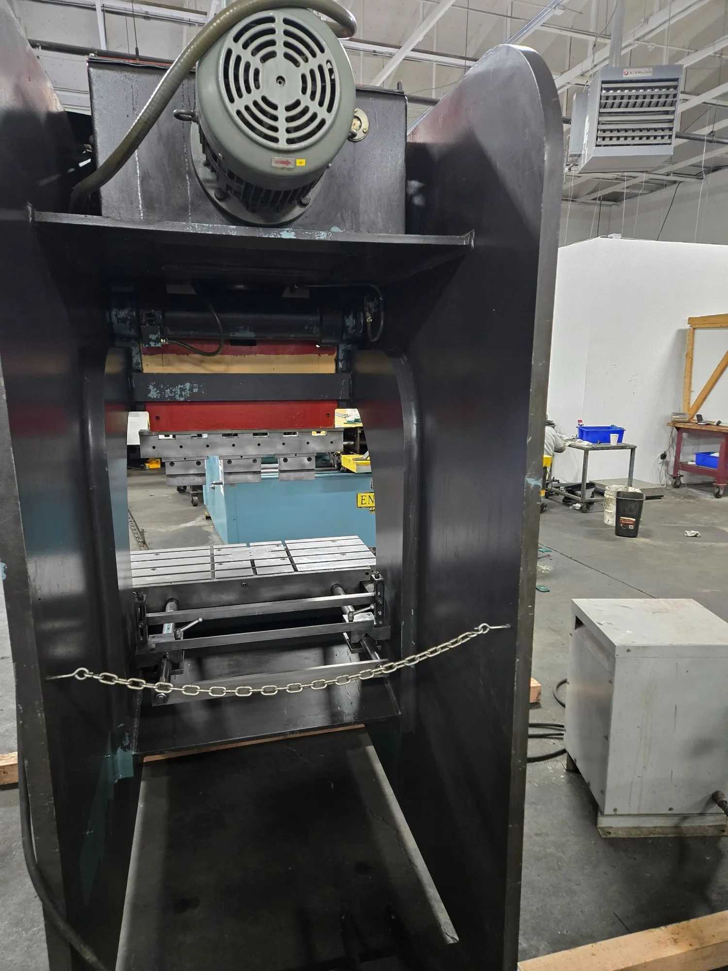 1986 AMADA SPH-60 HYDRAULIC PRESS BRAKE 66T, BEAM 32.875IN, STROKE 5.9IN, HT 22.5IN - PRESS BRAKES