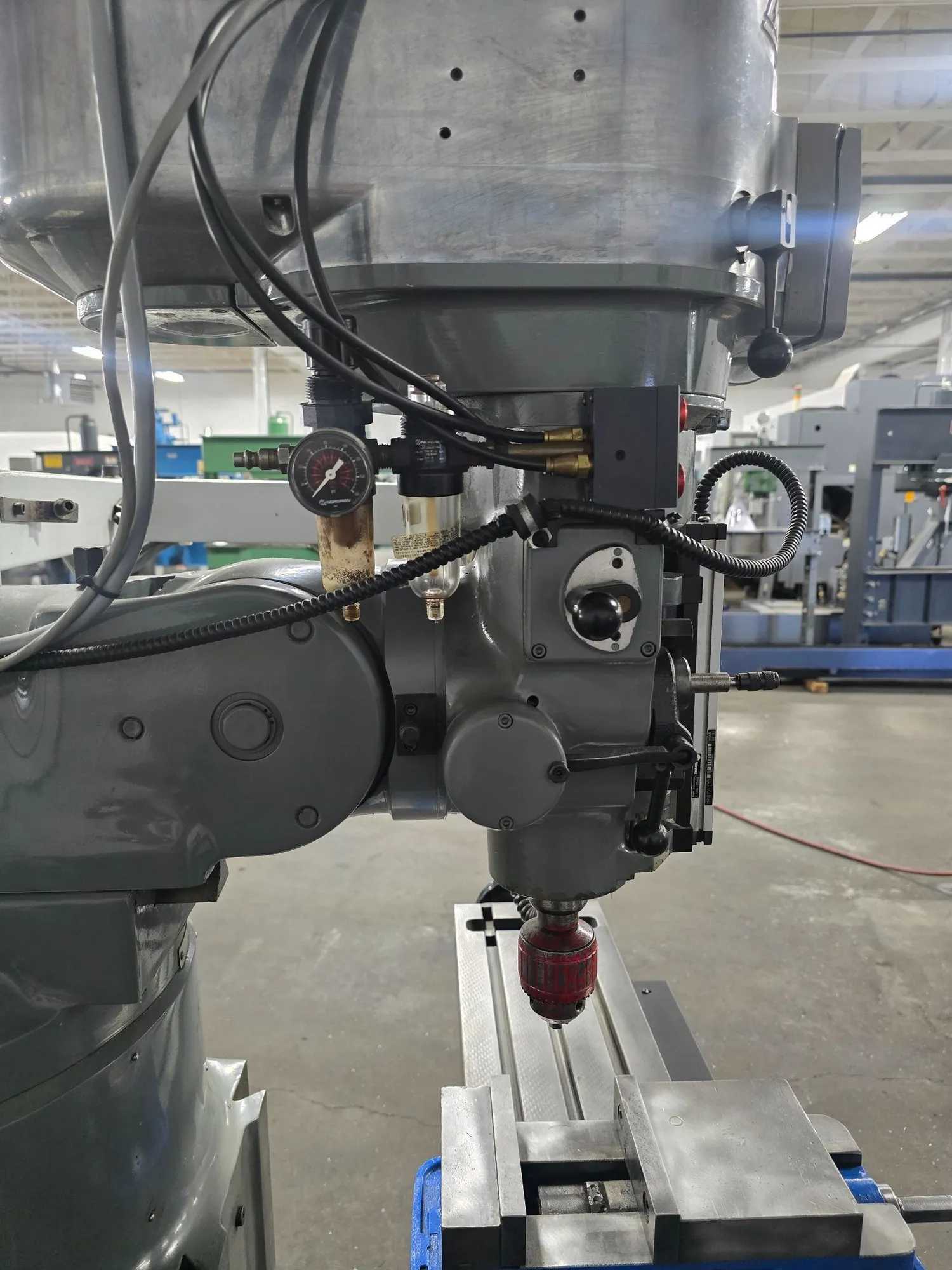 2004 BRIDGEPORT/HARDINGE SERIES 1 2 AXIS EZ PLUS MILL, 2HP, 60-4200 RPM, 9X48 TABLE - MILLING MACHINES