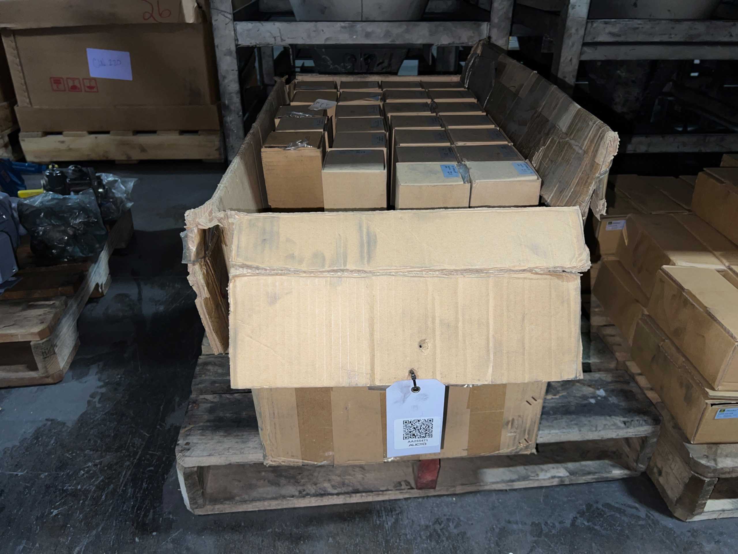 BULK QTY OF LED LIGHTING - LIGHTING