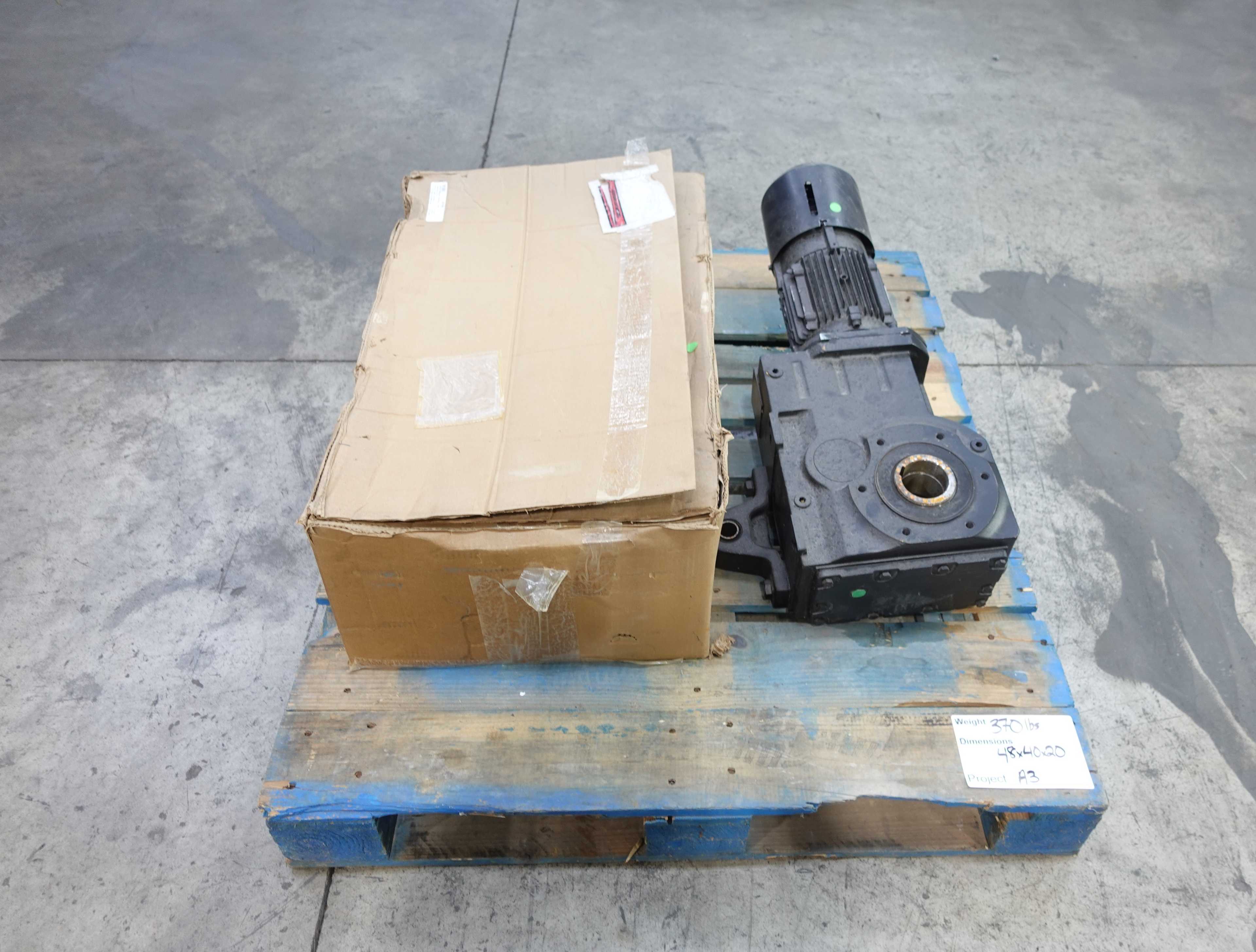LOT OF 2 DS TECH GEARMOTORS