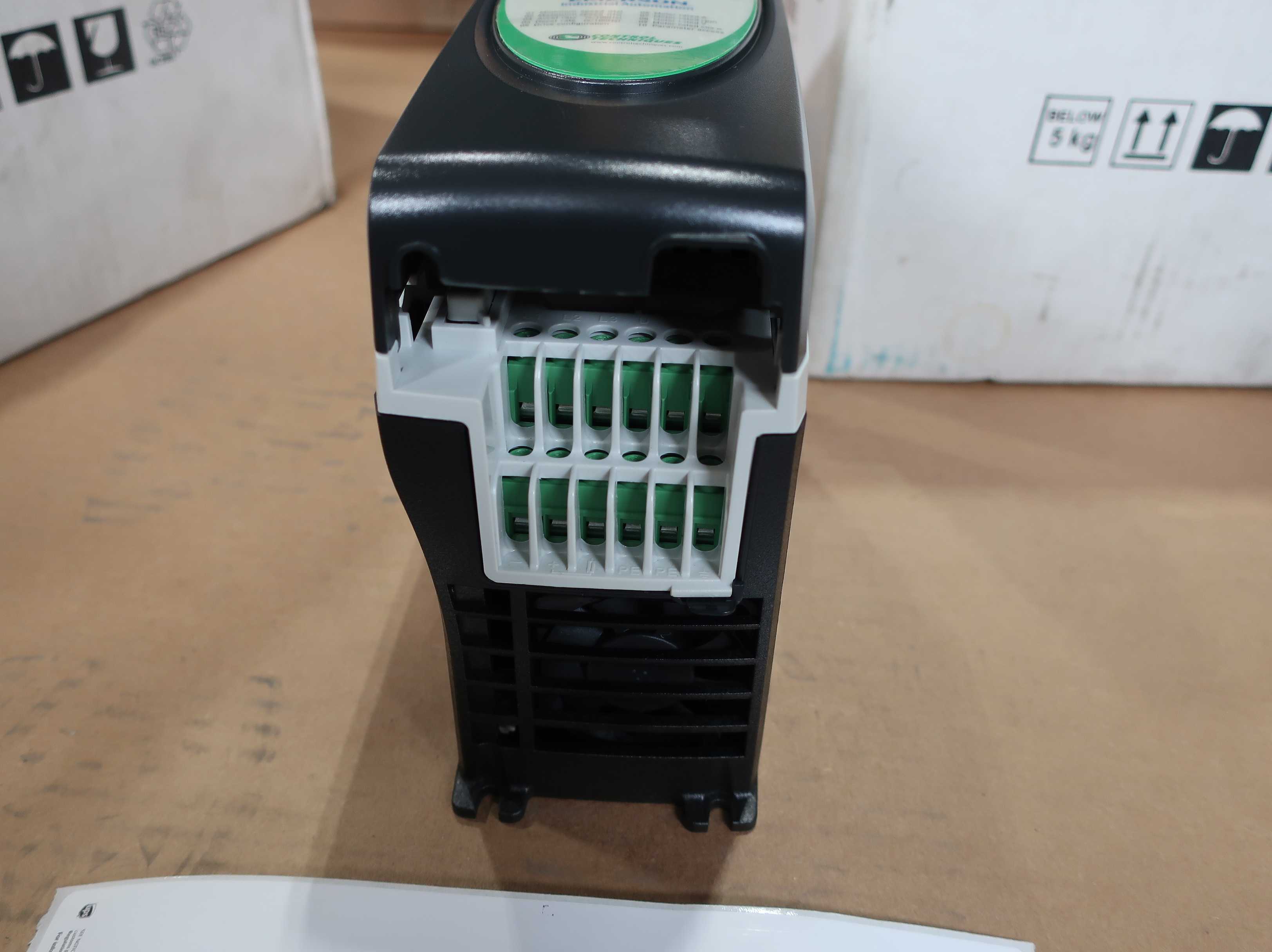 BULK QTY OF COMMANDER SKB 3400100 SK 1.5HP DRIVES - AC VFD DRIVES